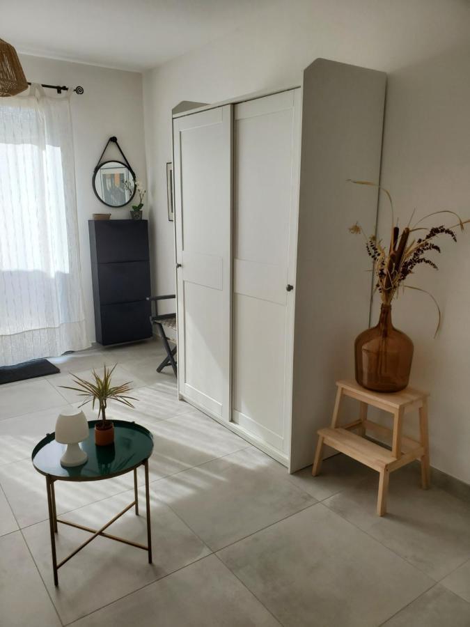 Charmant Studio Moderne Avec Exterieur "Dormir En Provence" Fontvieille Luaran gambar