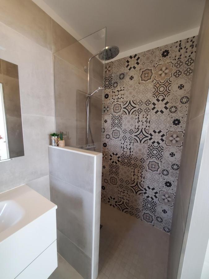 Charmant Studio Moderne Avec Exterieur "Dormir En Provence" Fontvieille Luaran gambar